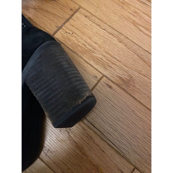 Lucky Brand Salome women's black suede studded 4" block heel ankle booties sz 8 - Picture 9 of 9